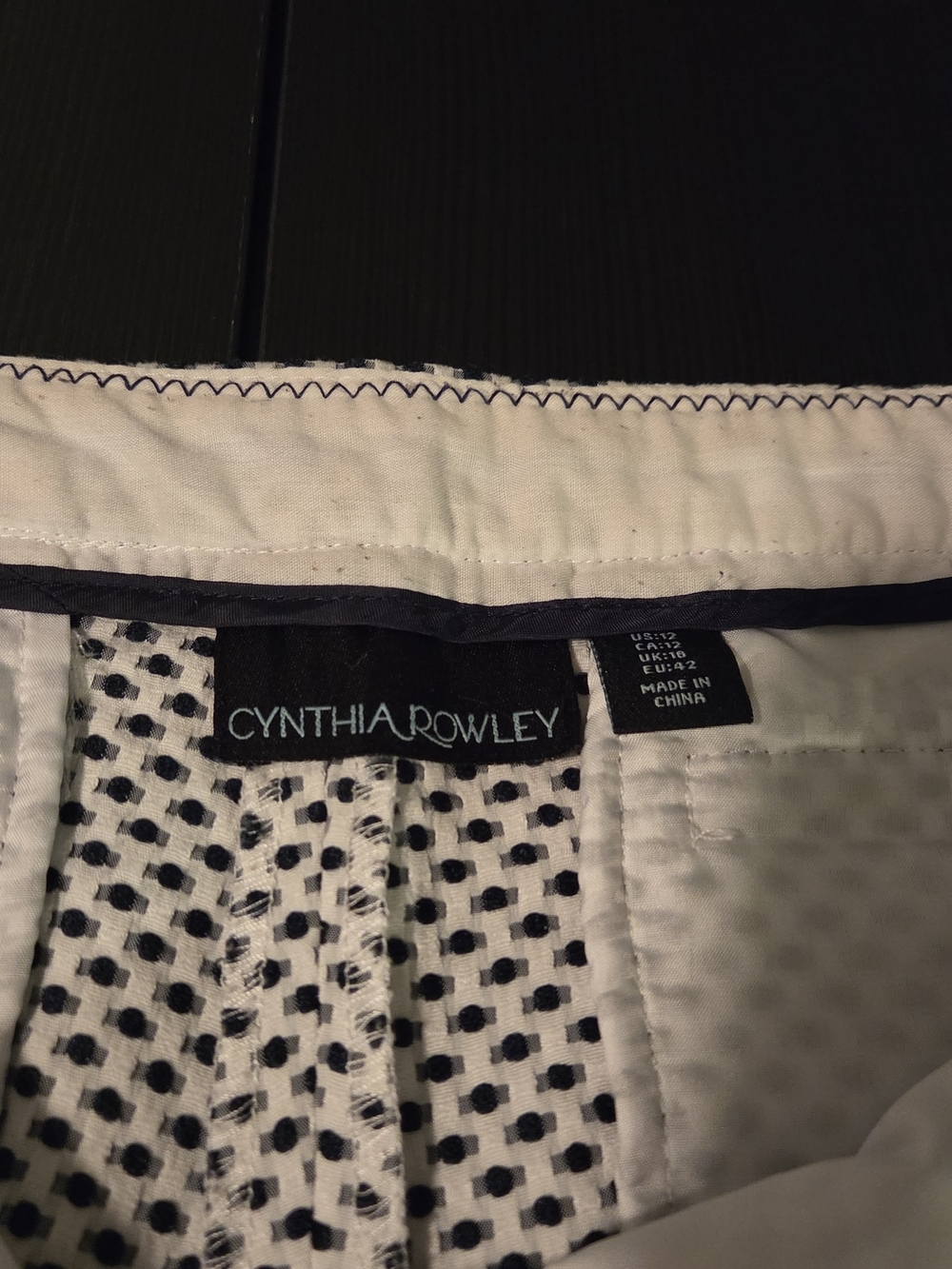 Cynthia Rowley Womens White Scalloped Hem Shorts with Black Dot Print Size 12 - Picture 4 of 9